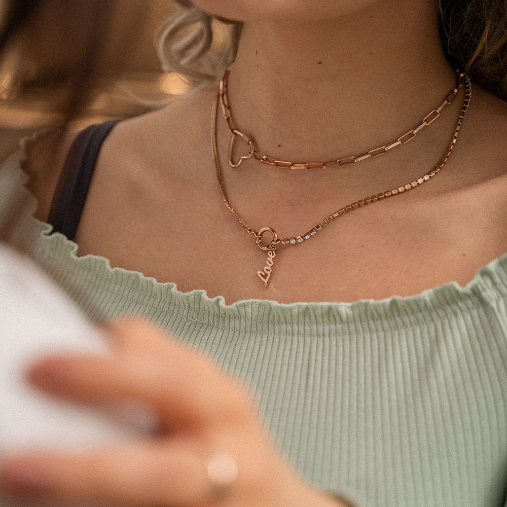 Love Charm Roségold Anhänger im Layering-Stil, fein und elegant, PURELEI inspiriert von hawaiianischer Leichtigkeit.