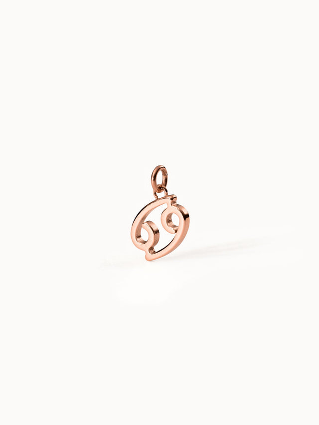 Krebs Zodiac Charm in Roségold, minimalistisches Sternzeichen-Design, Purelei elegant und nickelfrei in Szene gesetzt.