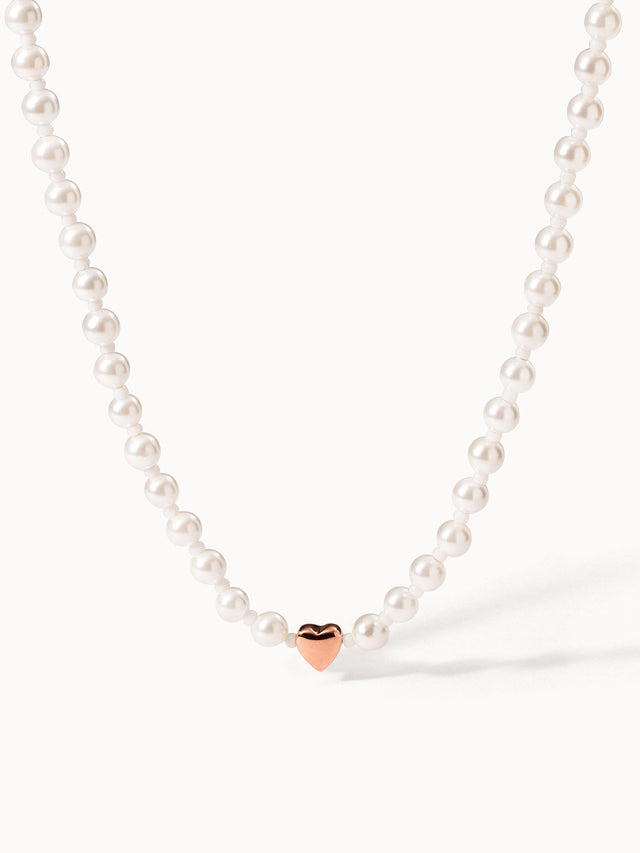 Perlenkette mit roségoldenem Herzanhänger, elegant und feminin – PURELEI.
