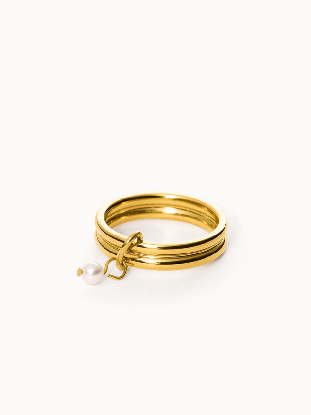 Goldener Ring mit Perle, elegant und modern, von PURELEI.