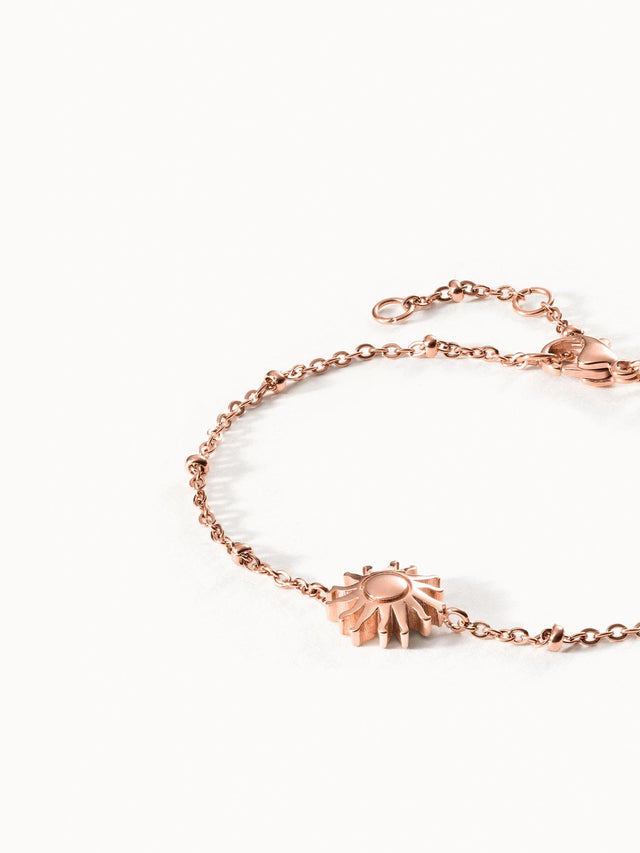 Roségoldenes Armband mit Sonnenmotiv von PURELEI, elegant und feminin.