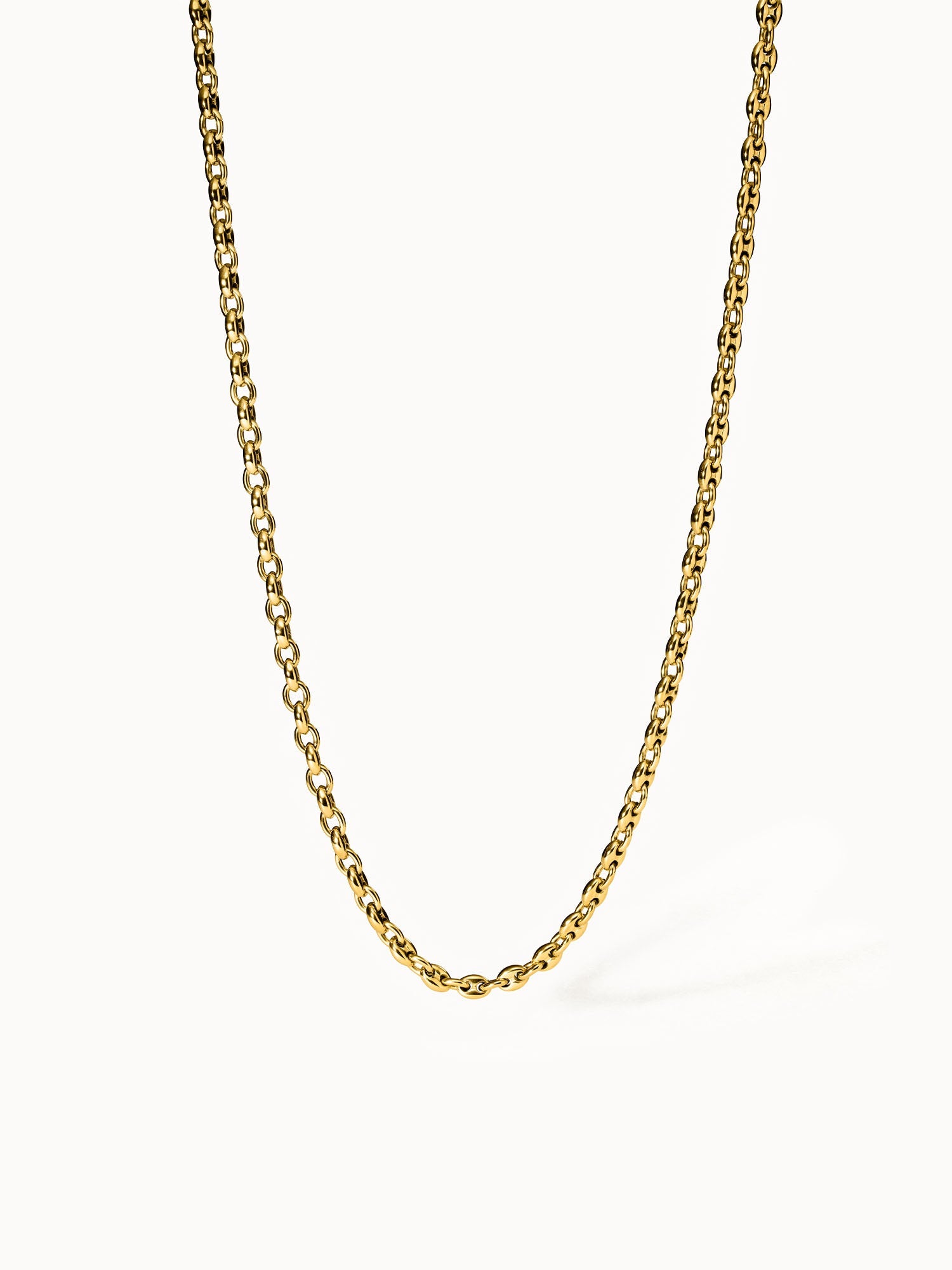 Goldene Kette von PURELEI mit glänzenden Gliedern, elegant und zeitlos.