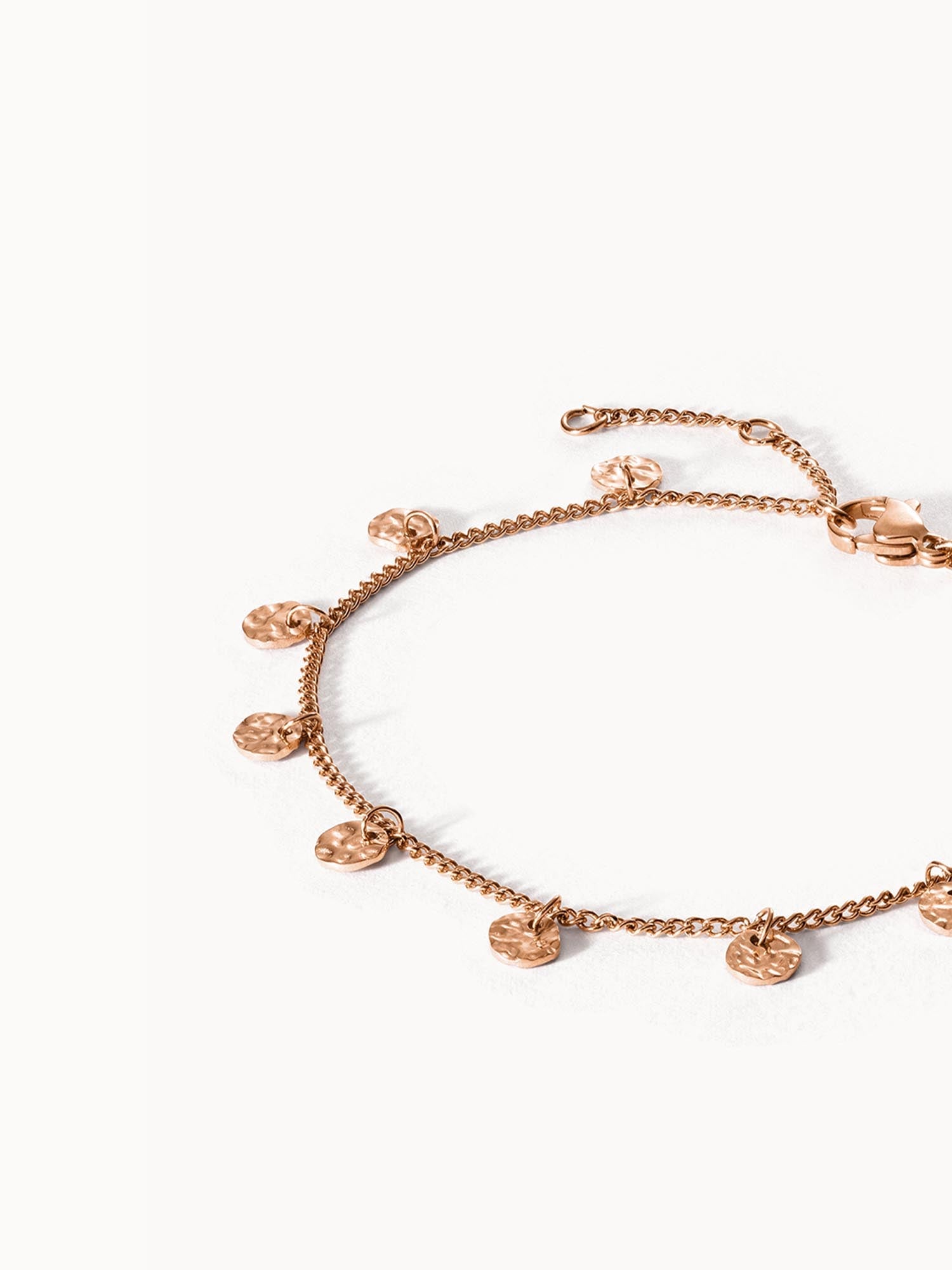 Malihini Coin Armband in Roségold mit filigranen Münzanhängern, elegant und feminin, PURELEI Design.