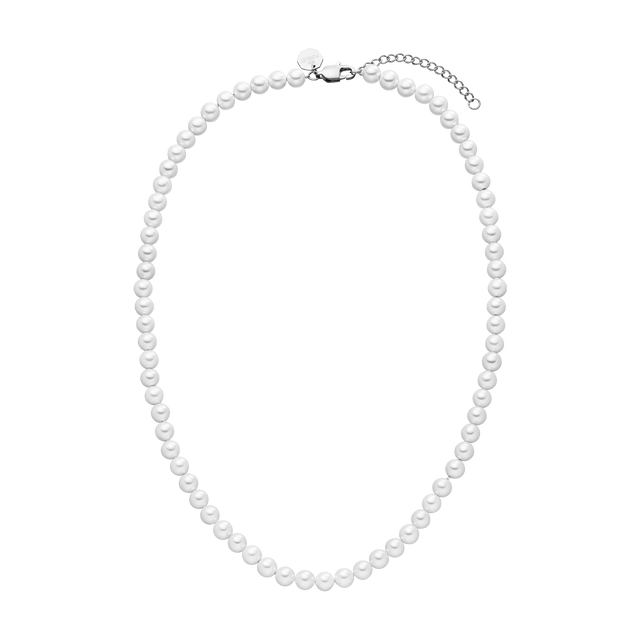 Weiße Perlenkette von PURELEI mit elegantem Design und femininer Ausstrahlung.