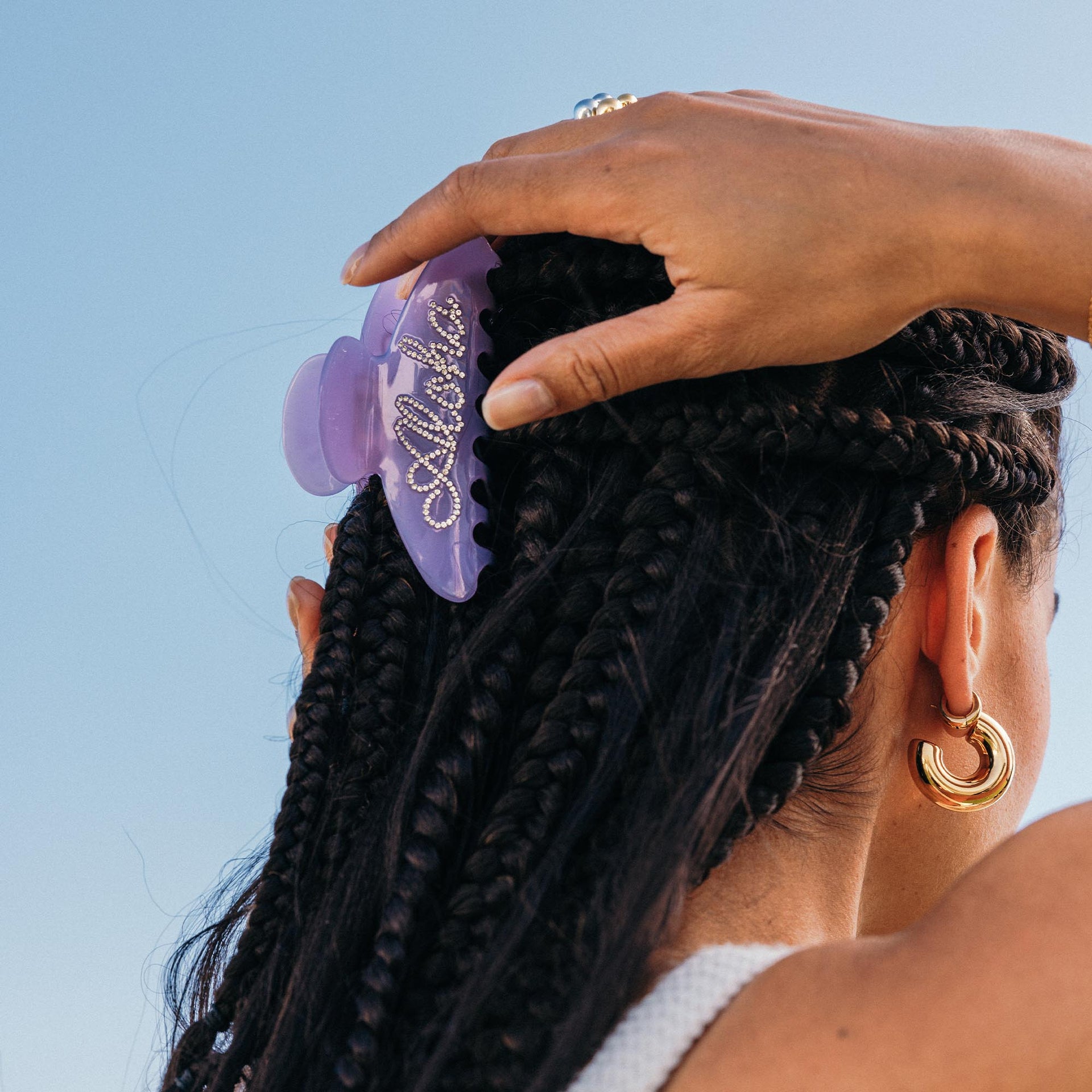 Aloha Haarklammer in Beige mit glitzerndem Schriftzug, aus Kunststoff, handgehalten, PURELEI Island-Spirit.