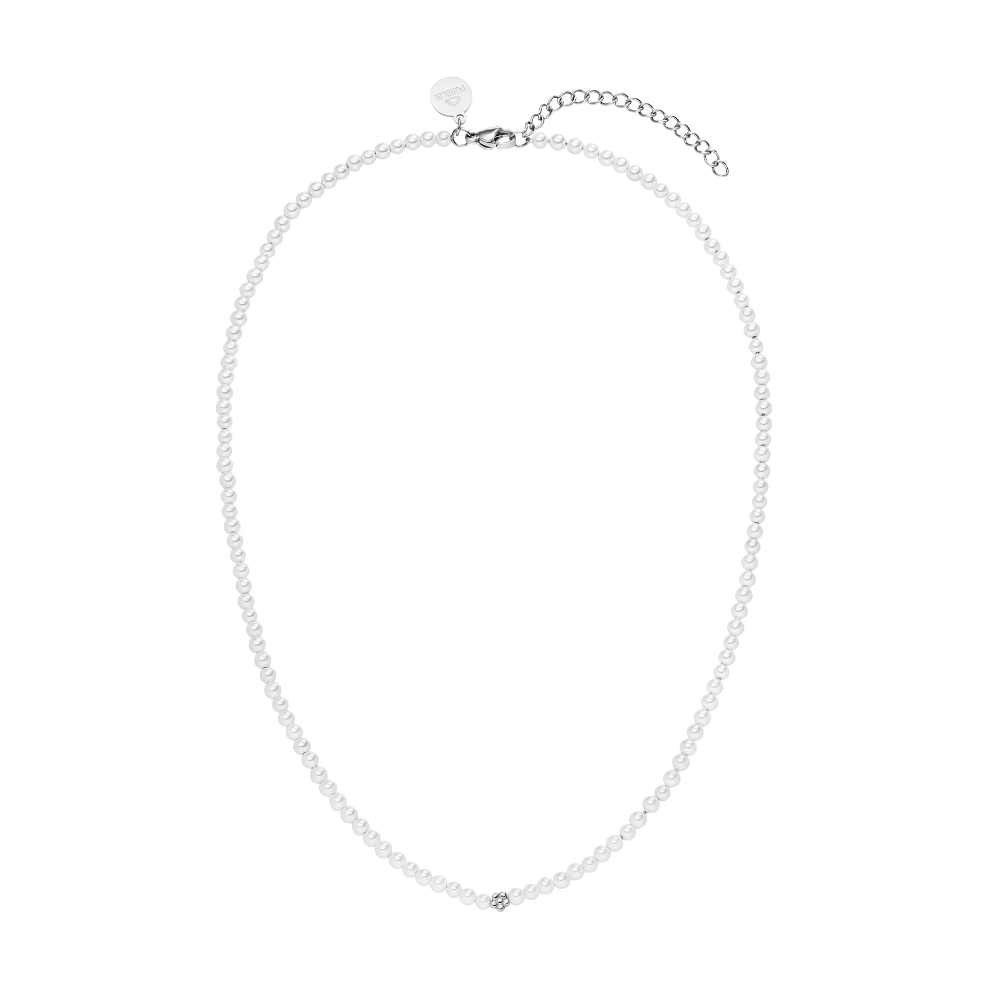 Weiße Perlenkette mit silbernem Verschluss von PURELEI, elegant und zeitlos.