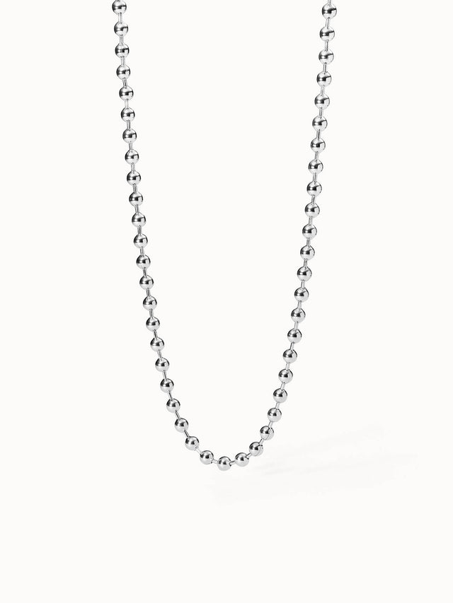 Silberne Kugelkette von PURELEI, elegant und modern, mit glänzenden Details.