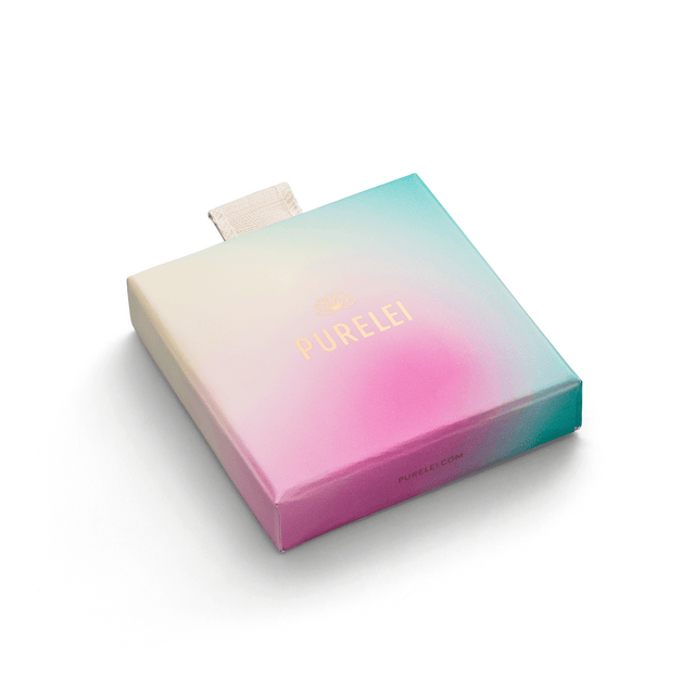 PURELEI Schmuckbox in sanften Pastellfarben, hochwertig und elegant, passend zum Finesse Ring von PURELEI.