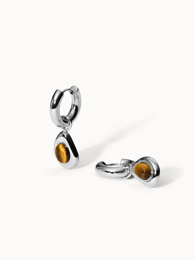 Silberne Creolen mit goldfarbenem Stein, elegant und modern, von PURELEI.