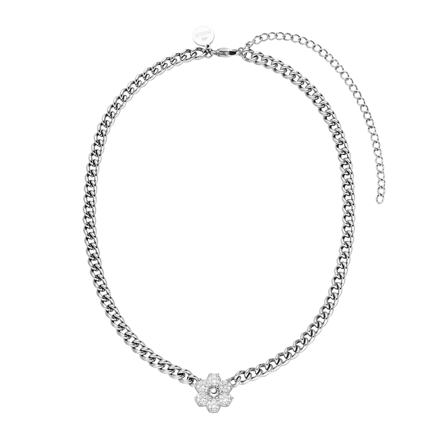 Silberne Kette mit blütenförmigem Anhänger, PURELEI, elegant und modern.