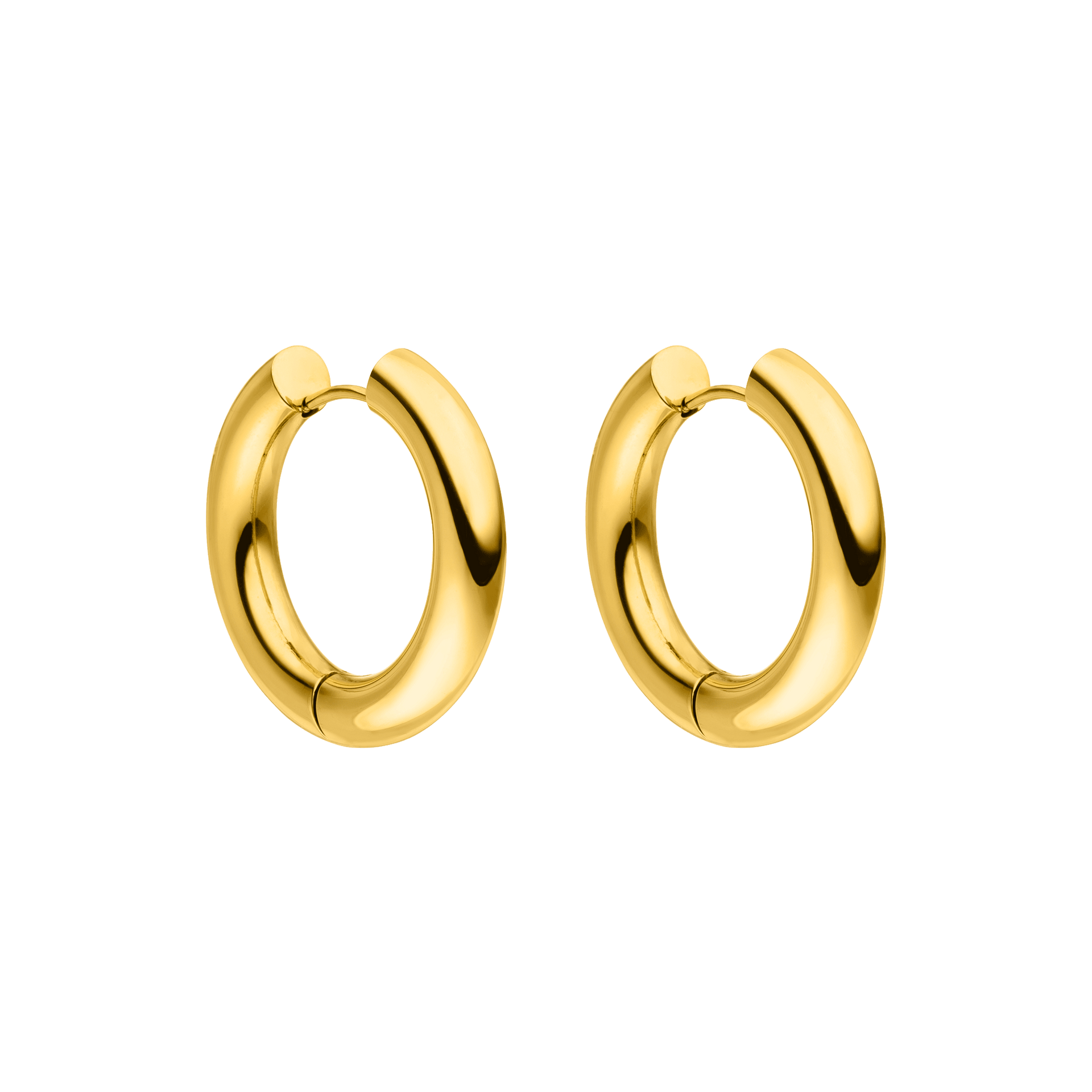 Goldene Creolen von PURELEI mit elegantem, geschwungenem Design, strahlen zeitlose Eleganz aus.