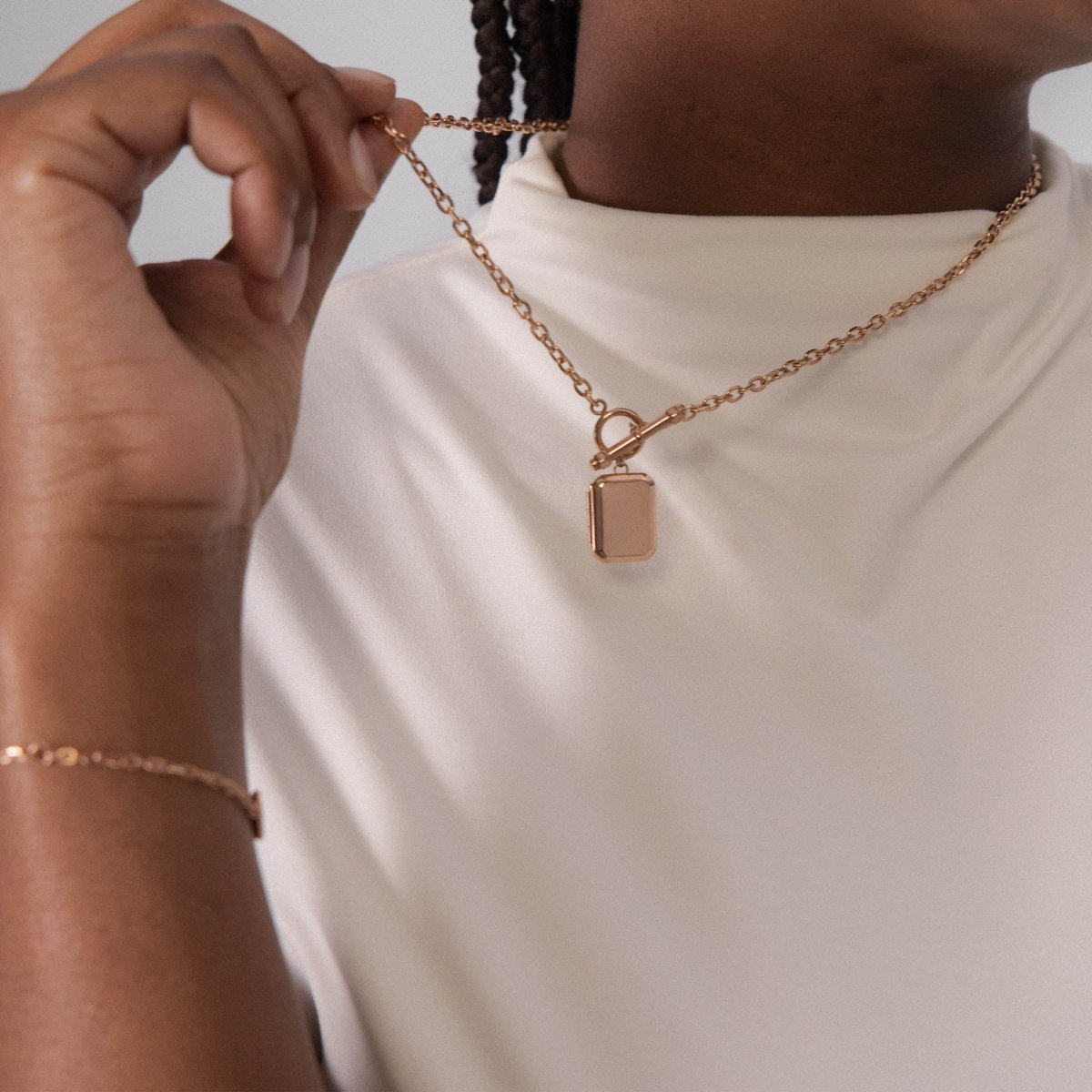 Soulmate Medallion Necklace - INT PURELEI